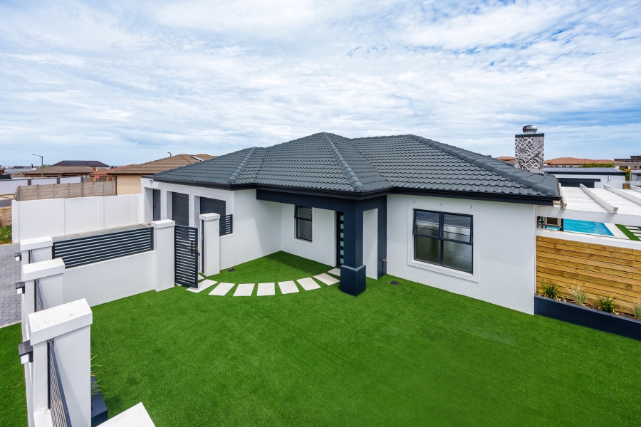 4 Bedroom Property for Sale in Haasendal Western Cape